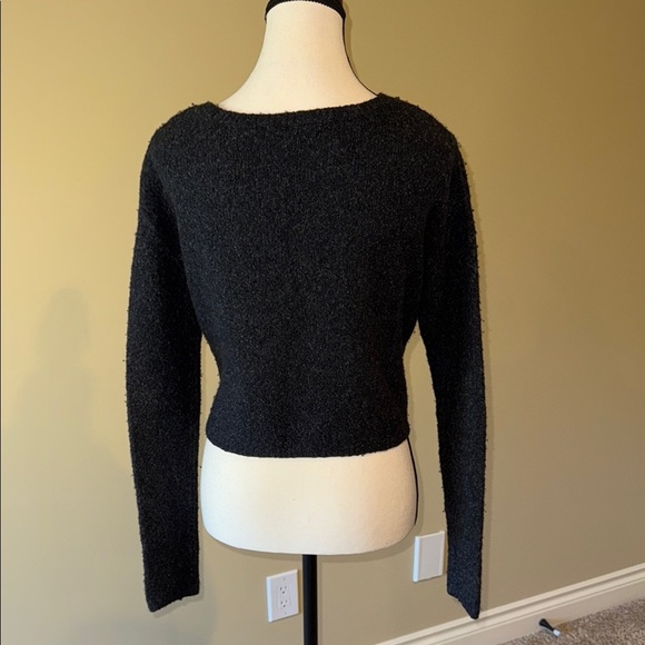 BCBG Maxazria Cropped Sweater Wool Blend Black Charcoal Loose Fit Women's Sz XS - Picture 2 of 7